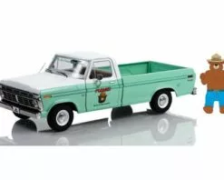 1975 Ford F-100 W/ Smokey Bear Figure, Green - Greenlight 13636 - 1/18 Scale Diecast Car