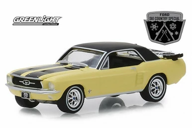 1967 Ford Mustang Coupe W/a Pair Of Skis, Yellow W/Black - Greenlight 30007 - 1/64 Diecast Car 3 1967 Ford Mustang Coupe W/a Pair Of Skis, Yellow W/Black - Greenlight 30007 - 1/64 Diecast Car