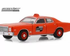 1977 Plymouth Fury, Taxi Cab Seven Original Miles On Odometer - Greenlight 30057 - 1/64 Diecast Car