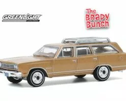 ModelToyCars 1969 Plymouth Satellite Station Wagon, The Brady Bunch - Greenlight 44890/48 - 1/64 Diecast Car