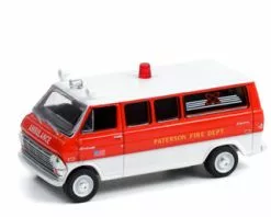 1970 Ford Econoline Bus, Red With White - Greenlight 67020A/48 - 1/64 Scale Diecast Model Toy Car