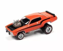 1973 Plymouth Road Runner, Hemi Orange - Johnny Lightning JLSP182 - 1/64 Scale Diecast Car